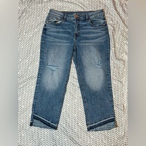 NWOT ankle length distressed jeans